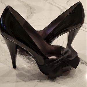 NWT Paris Hilton Black Peep Toe W/Bow Heels 8 1/2M